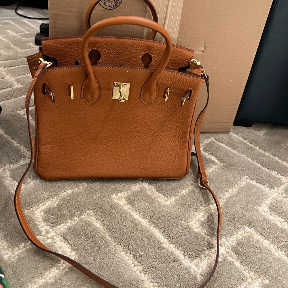 Crossbody tote